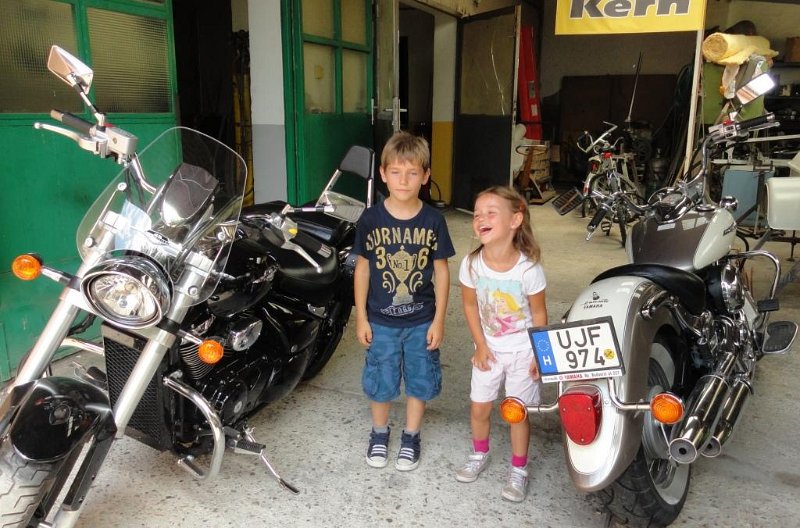 DSC00568 00.JPG - Kern & Kern. Egy székesfehérvári ismerősőm csodálatos motorokat gyárt.